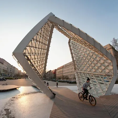 Daire Six Dreams Spot *