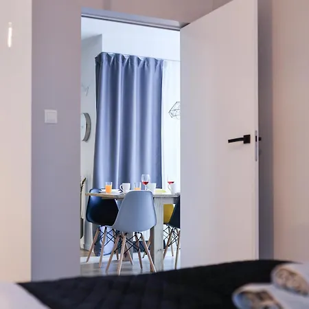 Six Dreams Spot Apartment *