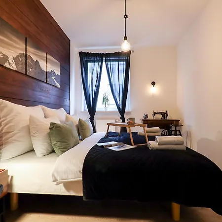 Apartment Six Dreams Spot