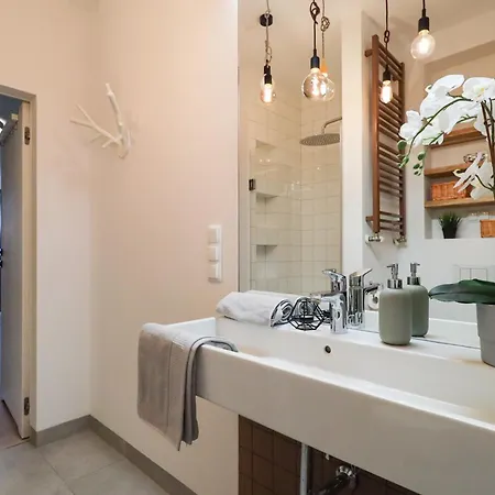 Six Dreams Spot Apartment *