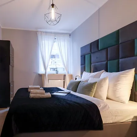 Apartment Six Dreams Spot
