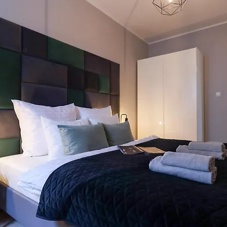 Six Dreams Spot Apartment *