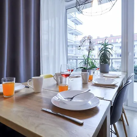 Apartment Six Dreams Spot